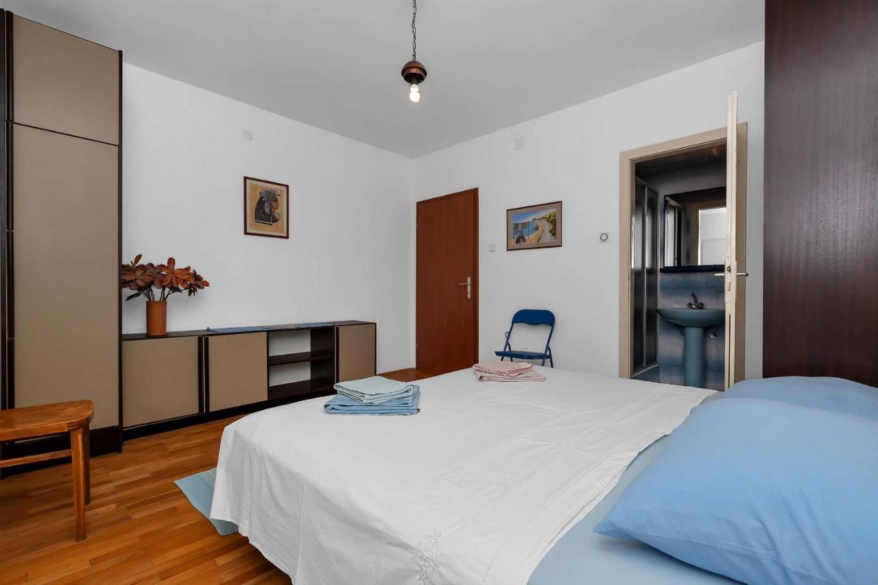 Apartments Vele Makarska Bagian luar foto