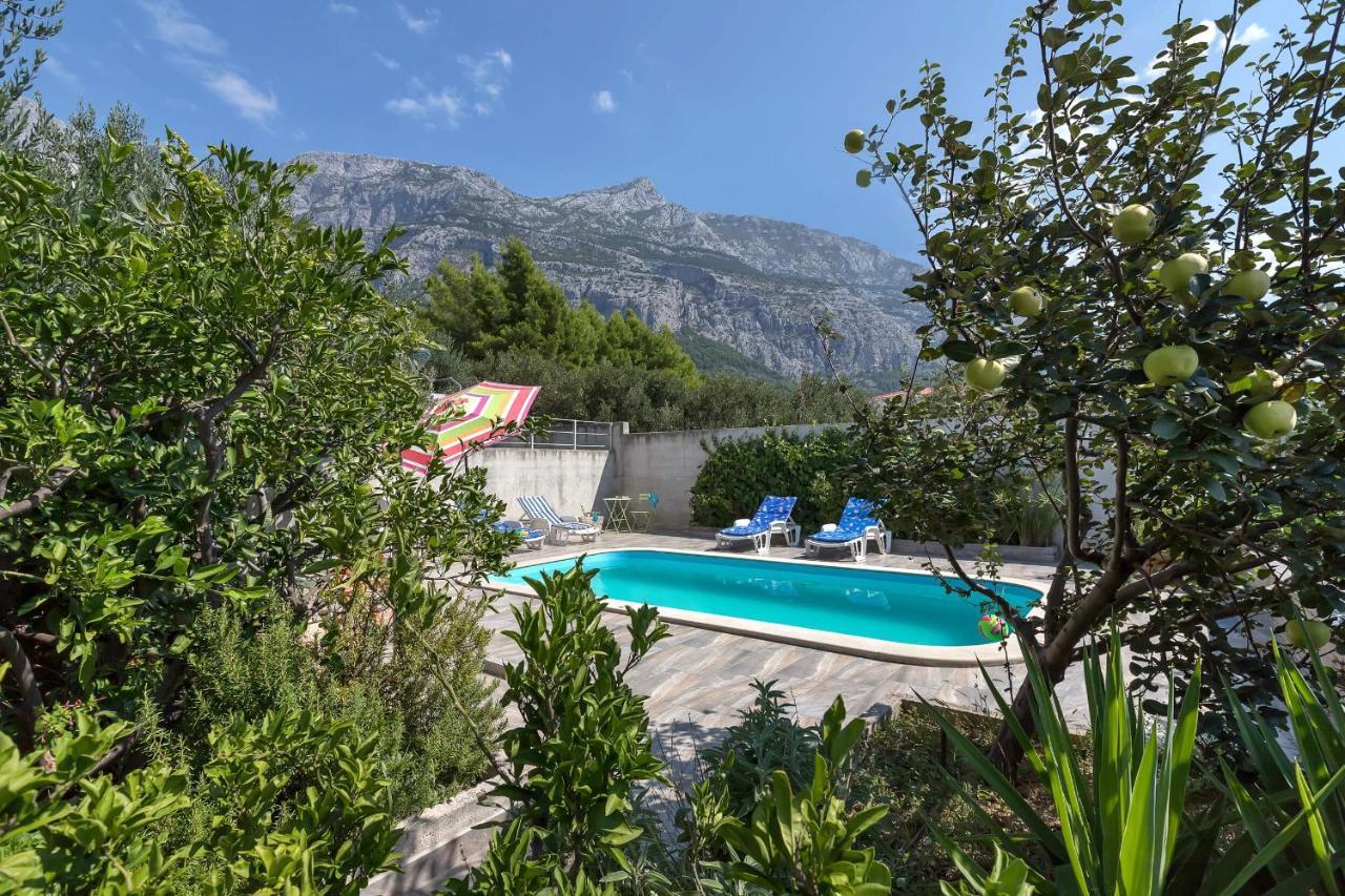 Apartments Vele Makarska Bagian luar foto