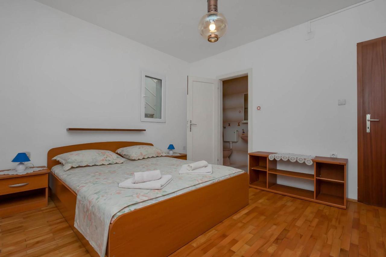 Apartments Vele Makarska Bagian luar foto