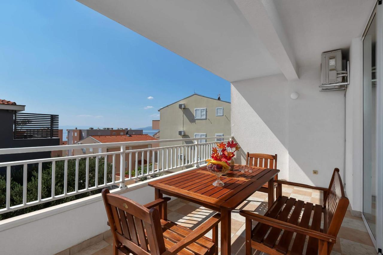 Apartments Vele Makarska Bagian luar foto