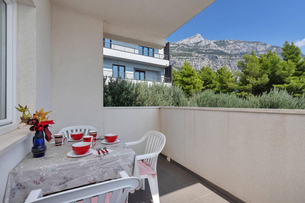 Apartments Vele Makarska Bagian luar foto